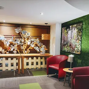 Viaggio Teleport Hotel